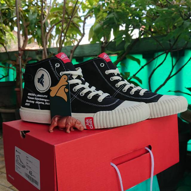 Sepatu BRODO x JAKCLOTH (Vulcan Hi)