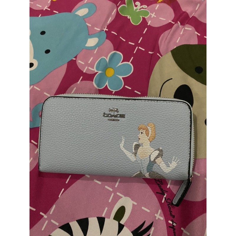 dompet disney coach wallet cinderella preloved