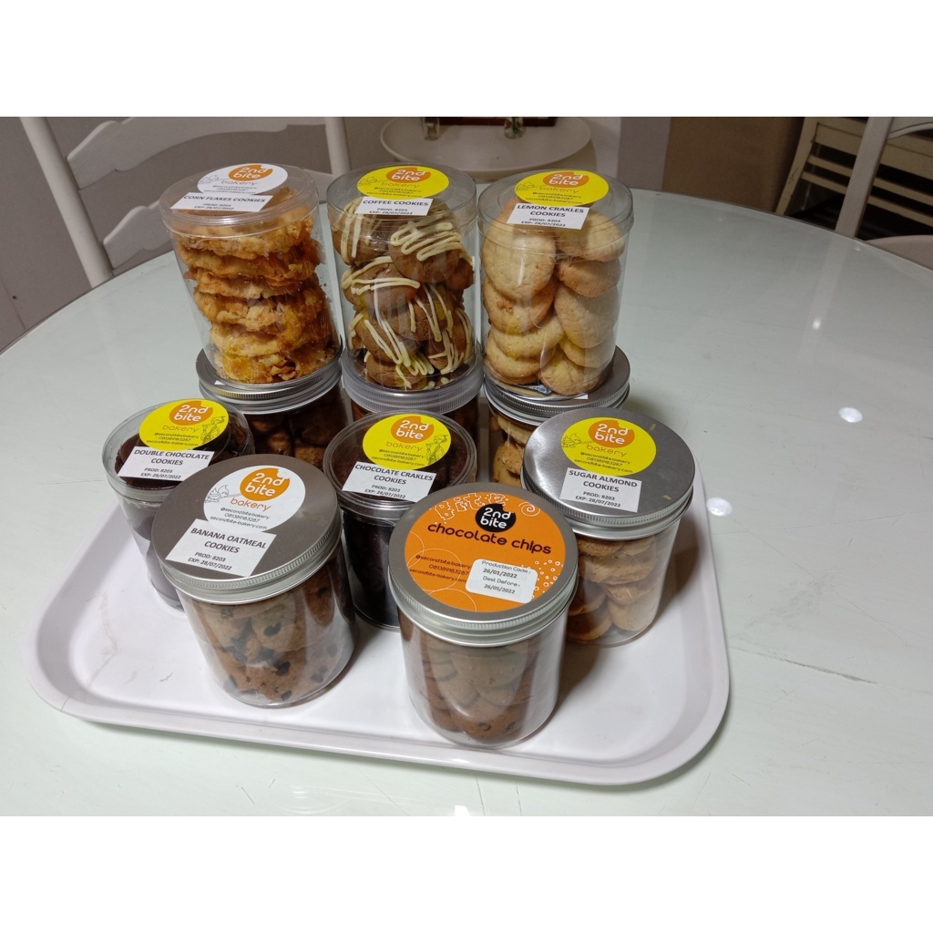 

Paket Assorted Cookies isi 2 toples