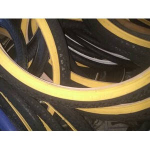 26 x 175 Ban luar Sepeda Deli Tire Swallow , 1.75 hitam kuning KCH