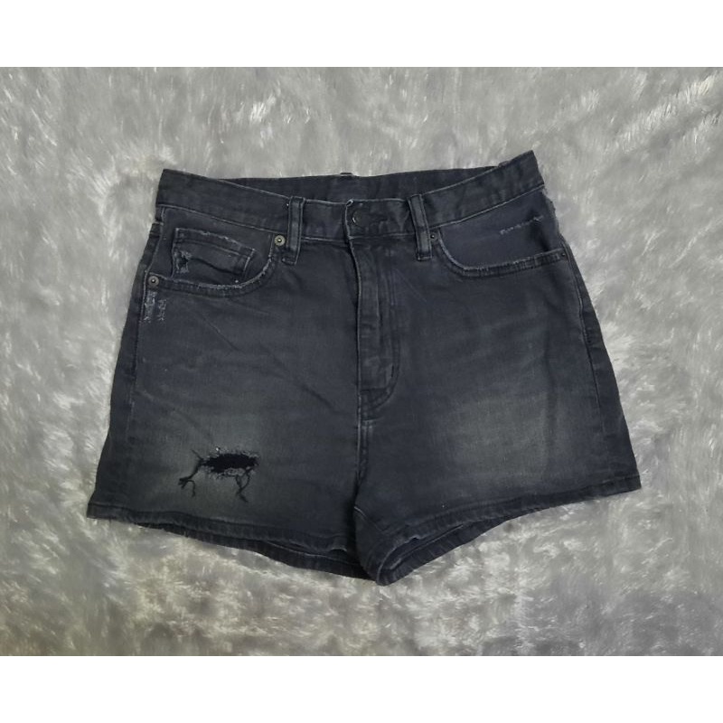 Celana Pendek Wanita Hotpants Uniqlo