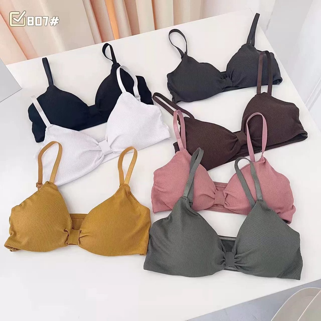 Sport Bra Fashion Wanita Bahan halus Bra tanpa kawat