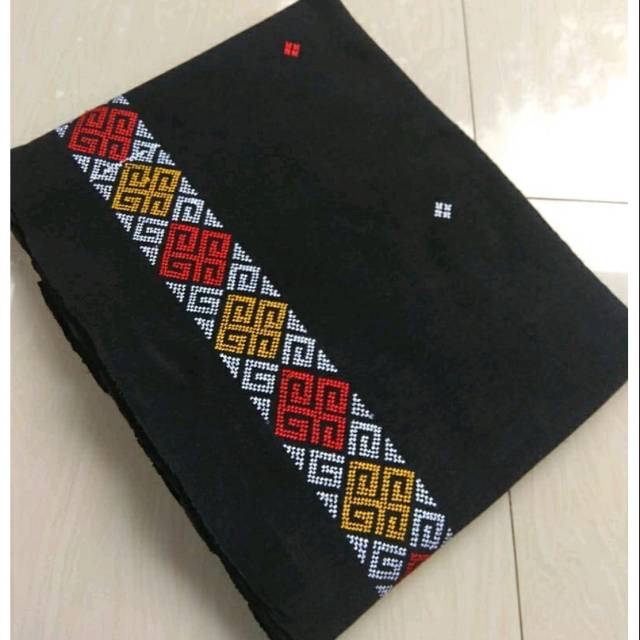 Tenun Pabintik Toraja