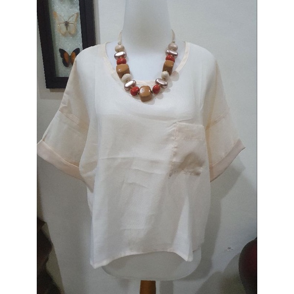 Baju wanita kemeja Cream preloved
