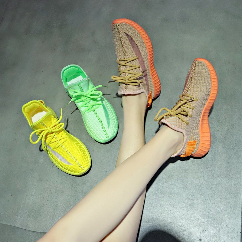 1001 IMPORT SEPATU YEEZY CEWE V2 !!! 3 WARNA