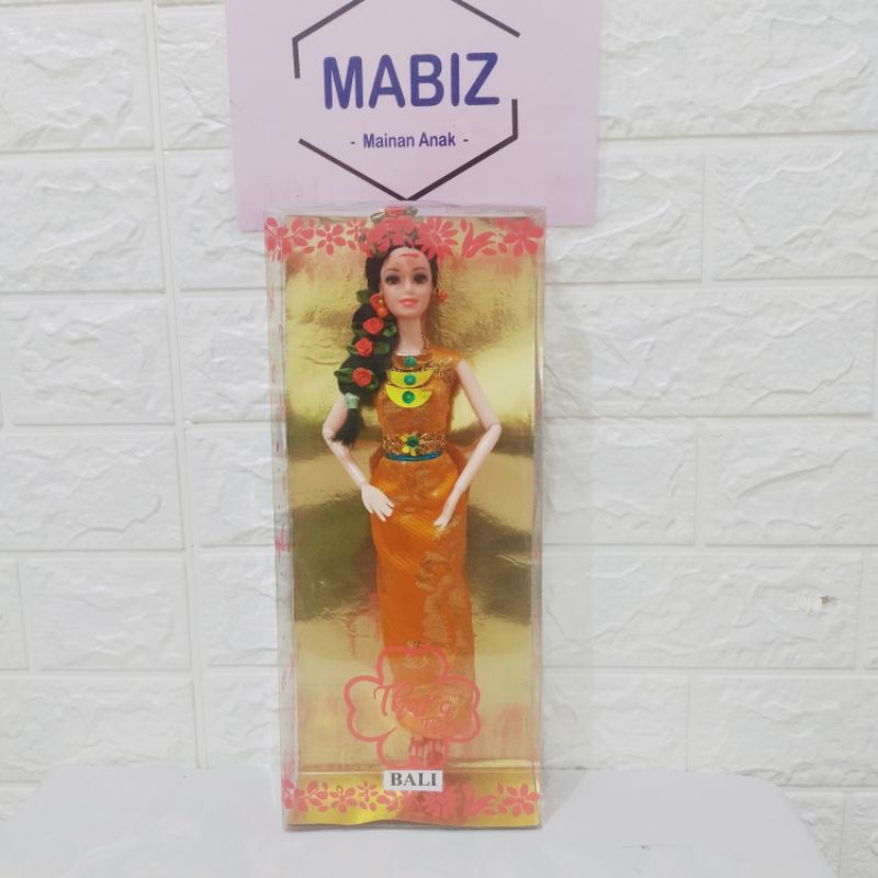 boneka boneka adat satuan Nusantara bali