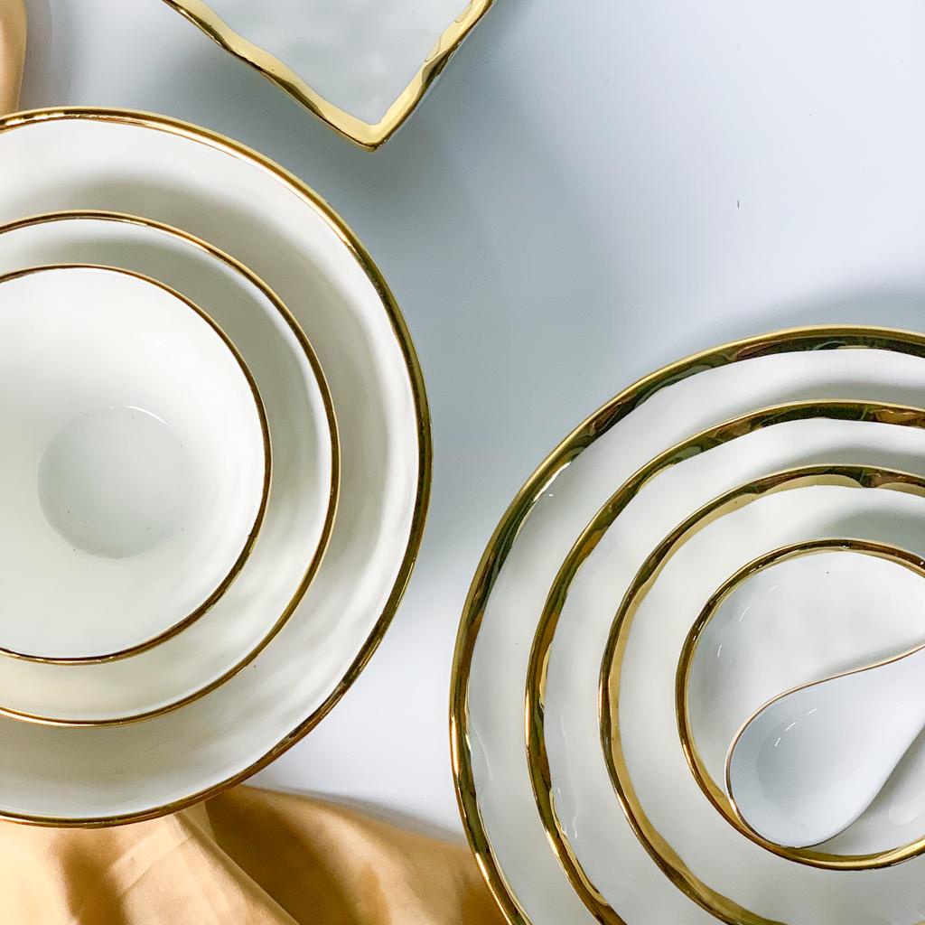 Murah  Ashome Piring Makan Keramik Putih Gold Motif Gelombang / Piring Putih Keramik List Gold /