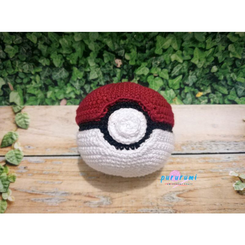 Amigurumi Pokeball Pokemon (boneka rajut)