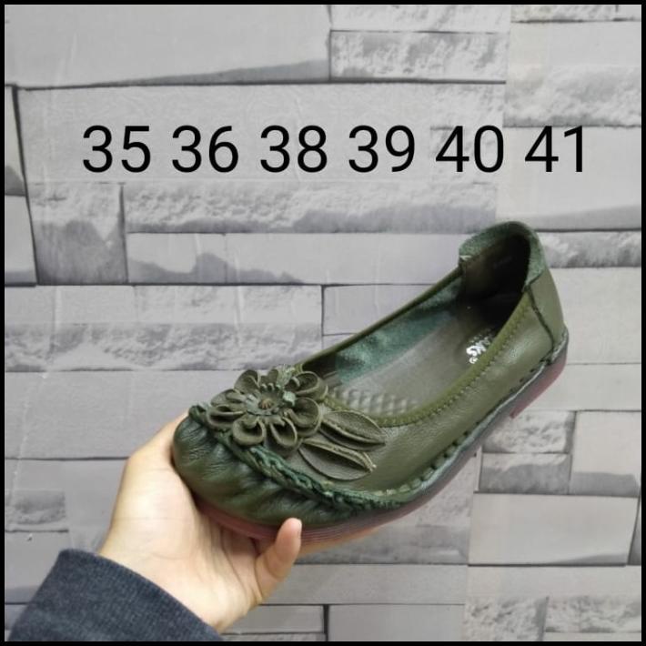 Clarks Flat Earthers Original Flat Shoes Army