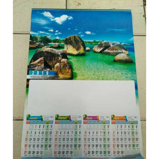 

Kalender dinding catur pantai 2019