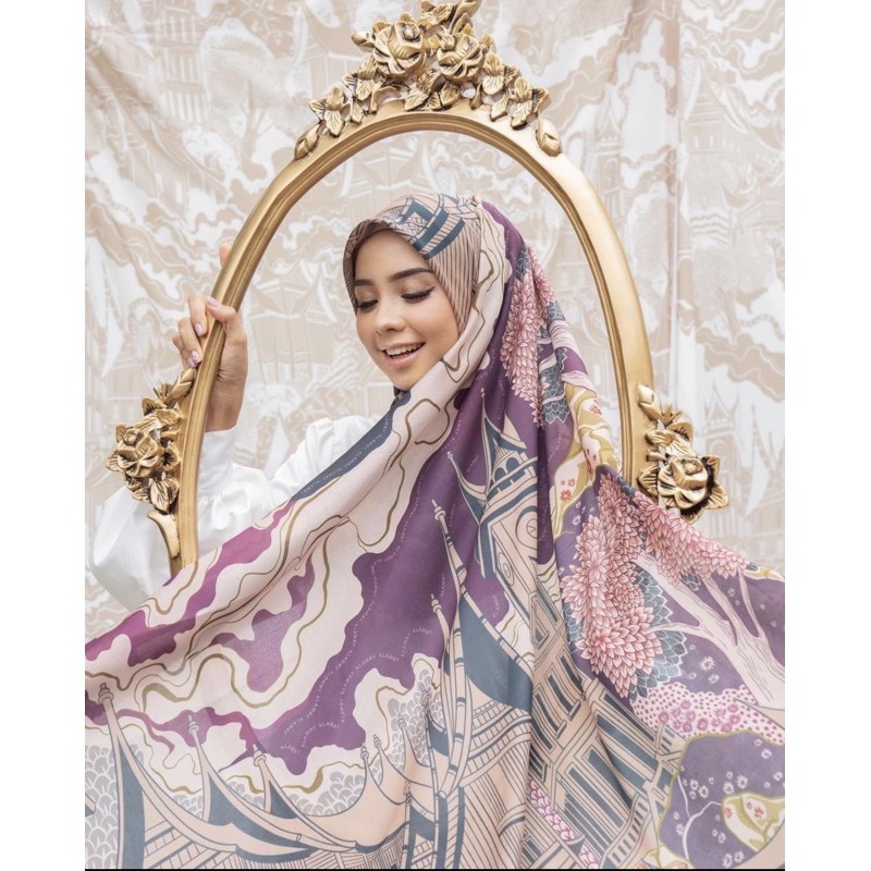 GADANG SCARF KLAMBY WEARING KLAMBY