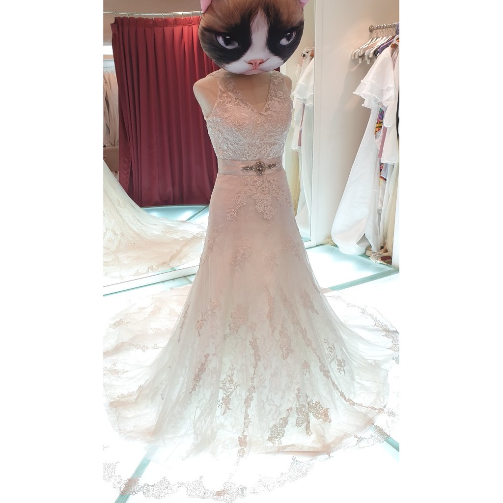 PRELOVED WEDDING GOWN A LINE CHANTILI SIMPLE