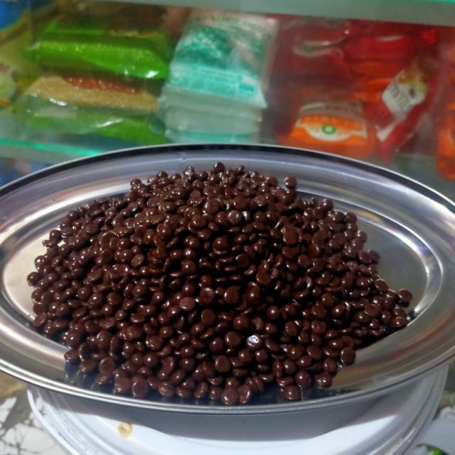 

CHOKLAT CHIPS LAGIE COKLAT BUTIR SETENGAH BULAT 100GR