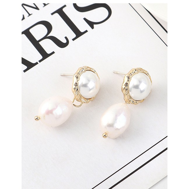 LRC Anting Tusuk Fashion Golden Real Gold-plated Pearl S925 Silver Pin Earrings Y63059