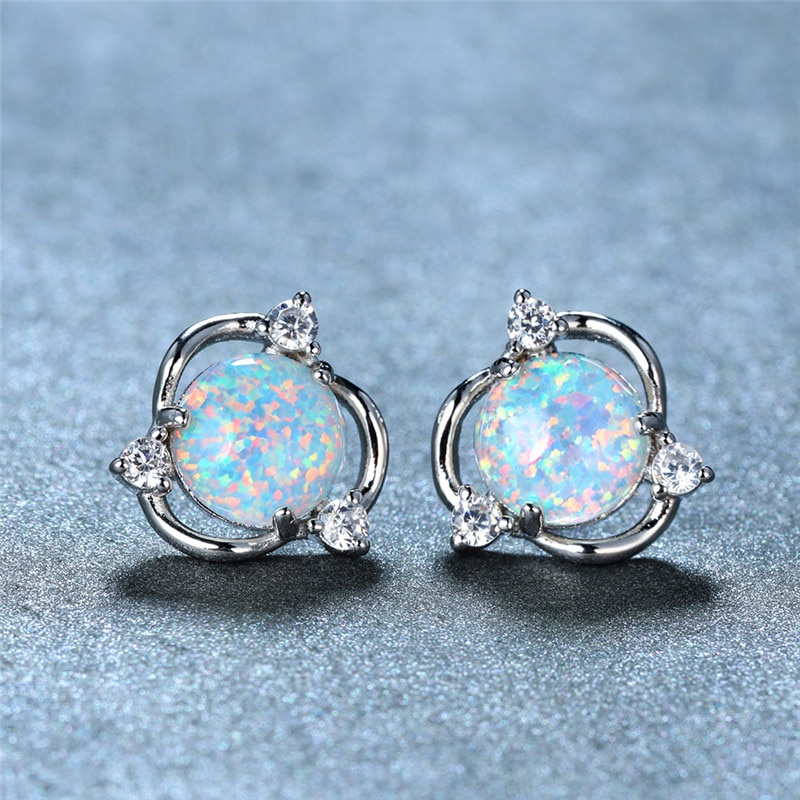 Hadiah Tahun Baru untuk kekasih anting-anting opal putih bulat kecil