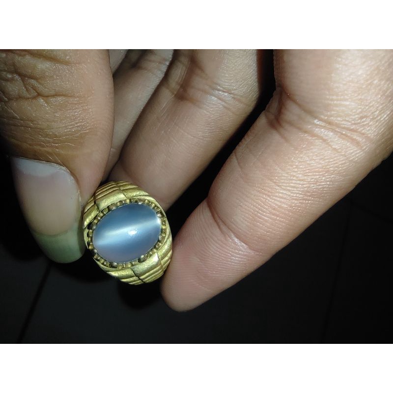 Batu anggur cat eye