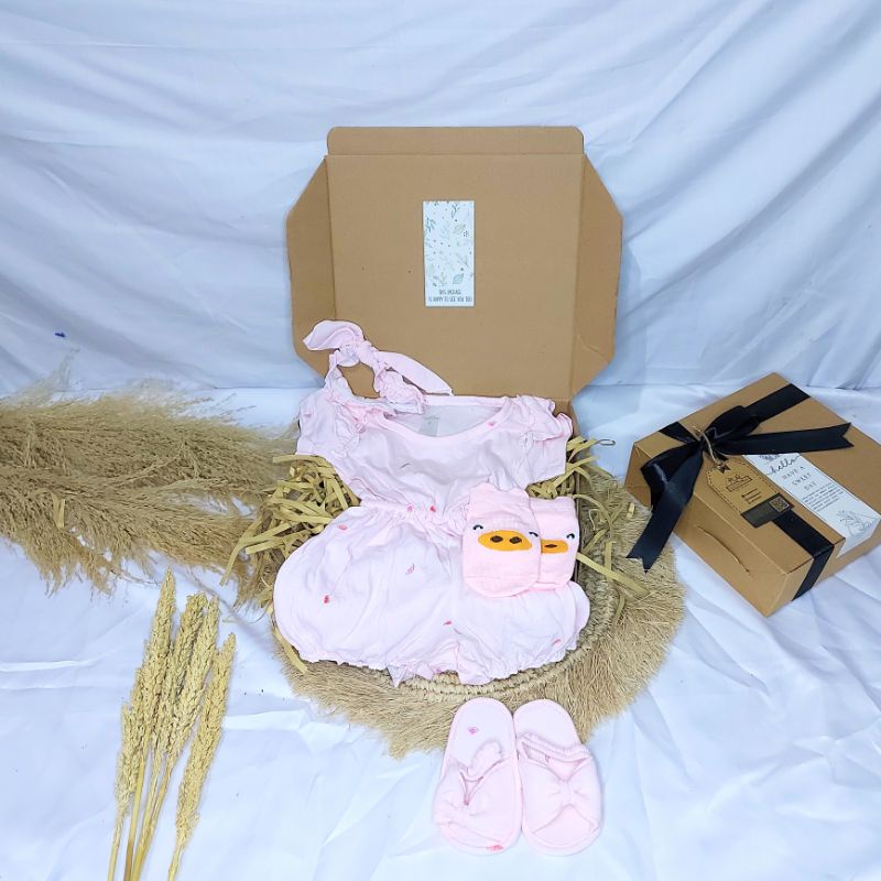 KADO BAYI | HAMPERS BAYI | JUMPER BAYI | JUMPSUIT BAYI | DRESS BAYI PEREMPUAN | BAJU BAYI LAKI LAKI | HAMPERS BAYI NEWBORN | HAMPERS BABY BOY | HAMPERS BABY GIRL | SETELAN ANAK LAKI LAKI | SETELAN ANAK PEREMPUAN | BABY GIFT | PARCEL NEWBORN | KADO LAHIRAN-watermelonpink+sndal