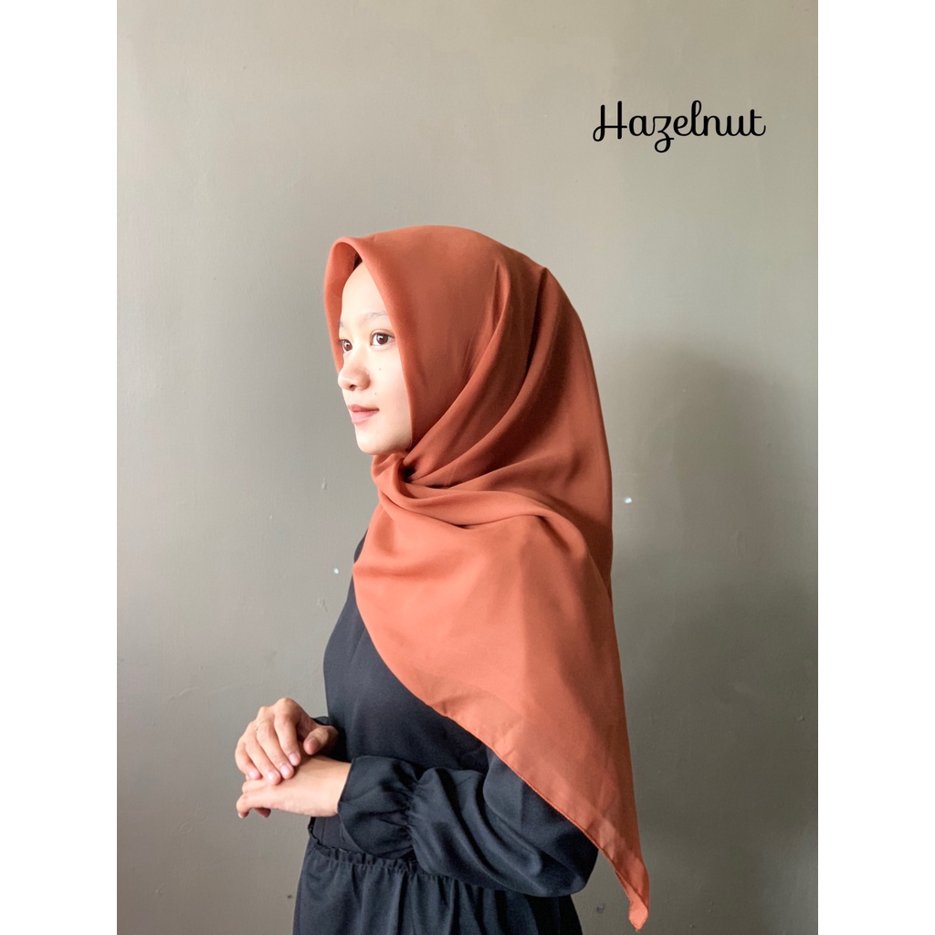 Daily hijab Bella square 115x115 | bela kerudung | potton |  jilbab hijab segi empat | double hycon bella hycoon-Bella Hazelnut
