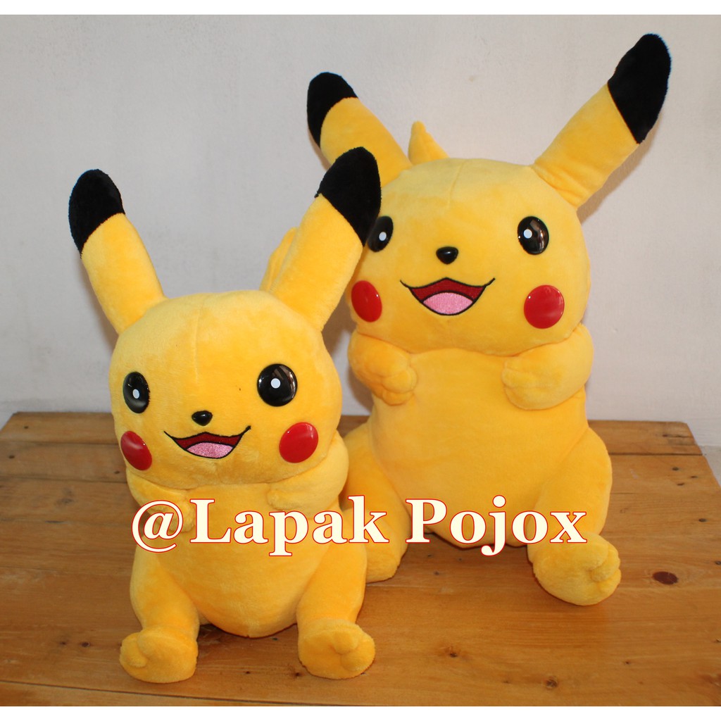 Boneka Pikachu Pokemon Go size M