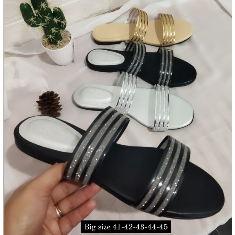 Sandal Big Size Wanita 41-45 Sendal Zura Garis Ukuran besar Terbaru /Sandal Kaki Gemuk Lebar Black, 43