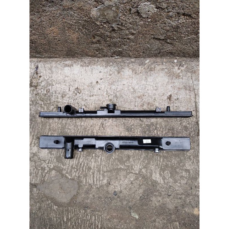 Uppertank radiator Mitsubishi L200