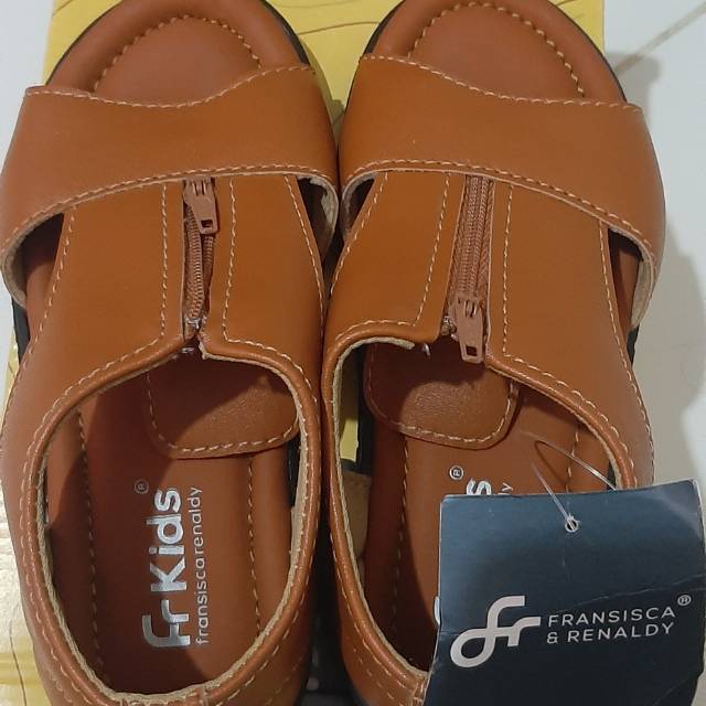 Sepatu Fransisca dan Renaldy size 27 anak laki2