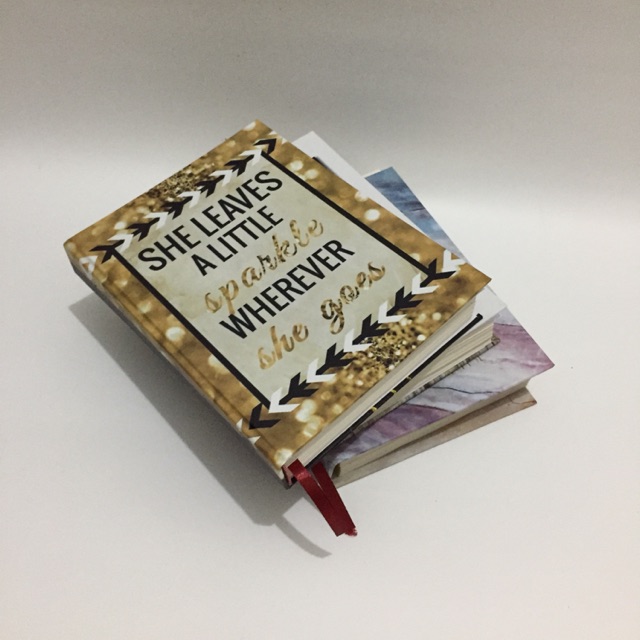 

NOTEBOOK CUSTOM A5 HARDCOVER ISI BOOKPAPER 200 LEMBAR POLOS