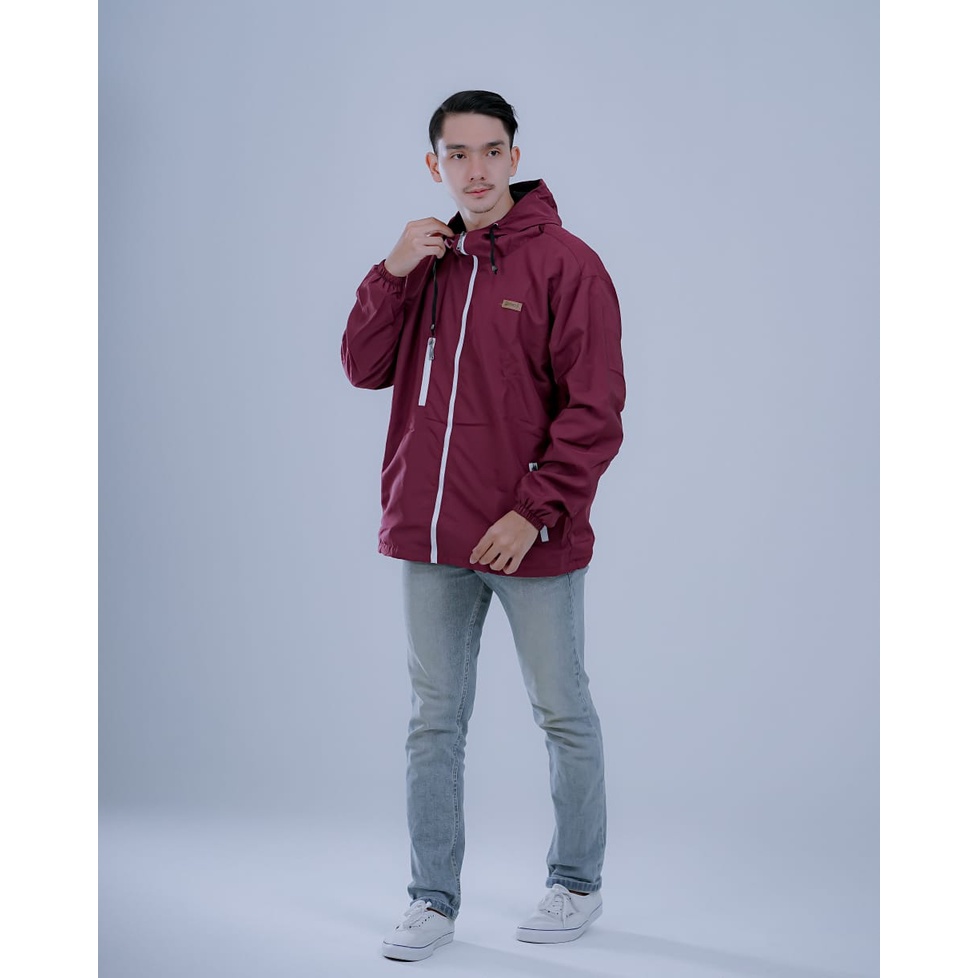 Grazzi Arrival Jaket Hiking Pria Maroon Grazzi Arrival Jaket Hiking Waterproof Jacket Pria Parasit