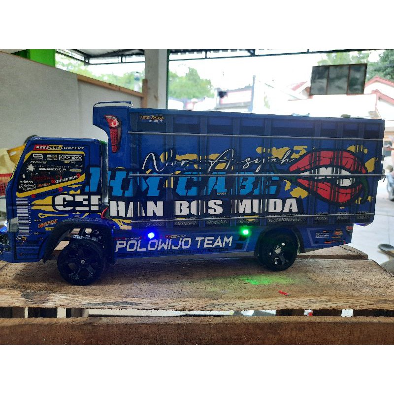 miniatur truk oleng HM cabe
