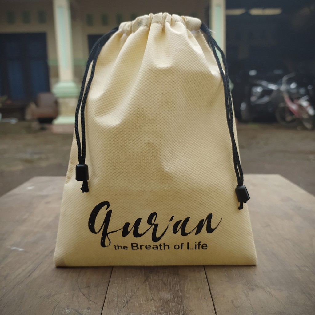 Serut Kantong Spunbond 20 x 25 Custom - Pouch Serut - Pouch Kantong - Kantong Angpao - Souvenir Nika