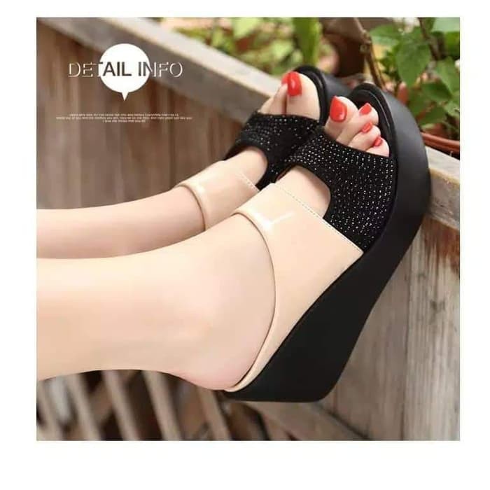 Wedges Wanita Adela SDW311