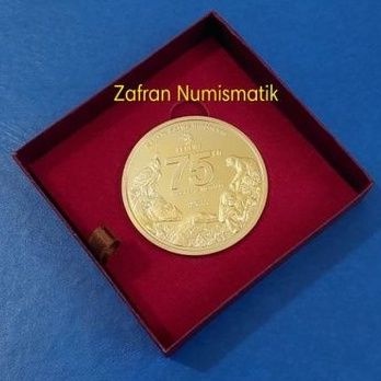 ZN895. Medali PERURI SERI SATWA 75 PERINGATAN INDONESIA MERDEKA