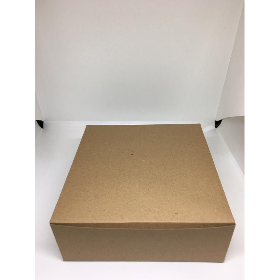 

PROMO DOS / KOTAK / BOX KERTAS KRAFT UK. 20X20X7,5 (ISI 100PCS) _