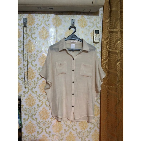 blouse wanita lengan bolong outfit bagus untuk nongkrong dan piknik