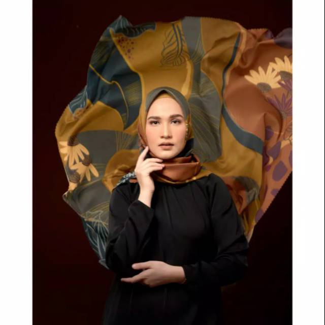 Preloved scarf trinycta no heaven lights wearing klamby button scarves purukambera