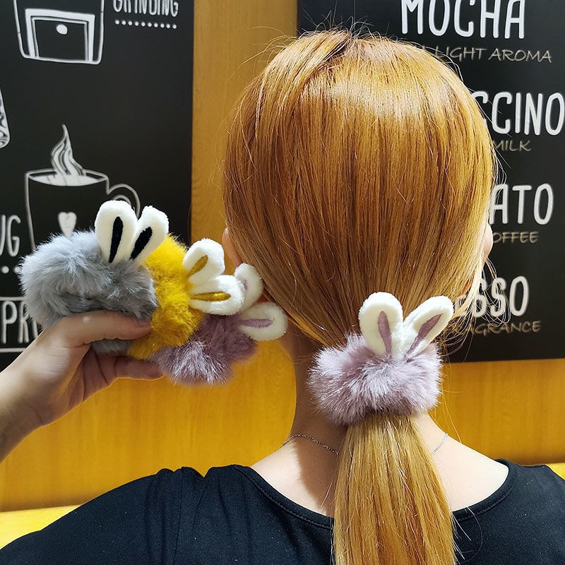 IKAT RAMBUT SCRUNCHIE BULU LEMBUT KARET CEPOL WANITA RASFUR ALA KOREA(VICTORIA)