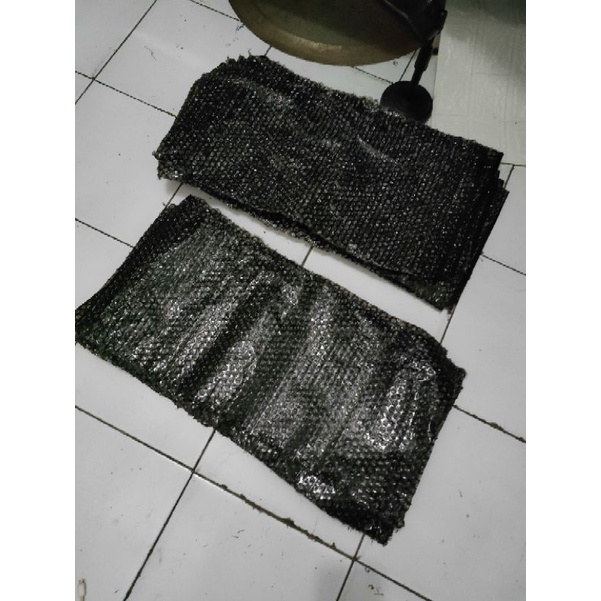 Bubblewrap hitam 124cm x 30 cm