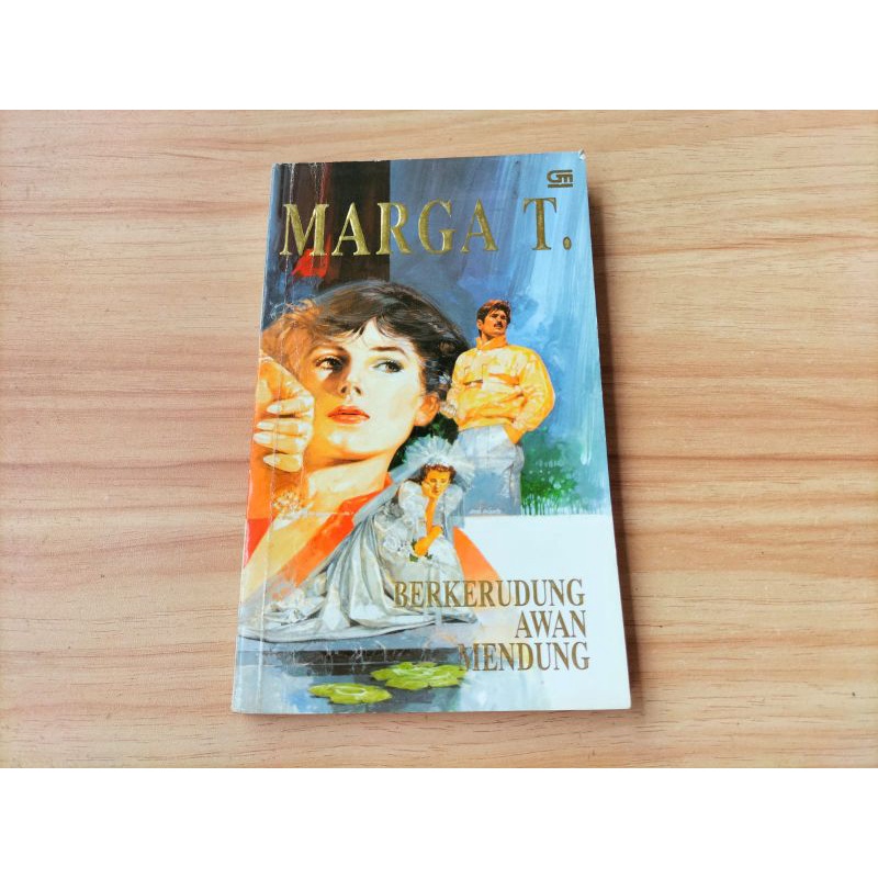 Novel Berkerudung Awan Mendung (knid), karya Marga T