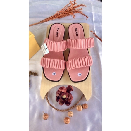 Sandal Selop Branded Kulit Kickers Wanita Slop Original Murah Terbaru Terkini