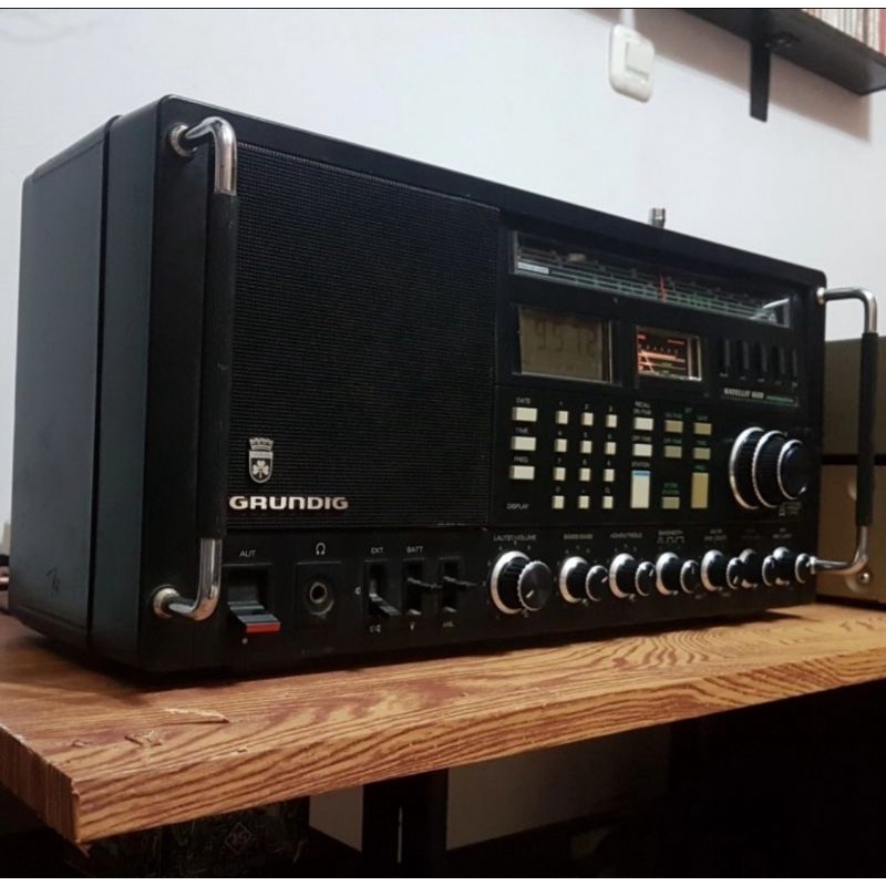 Radio Grundig Satellit Profesional 600 Istimewa Mulus Normal