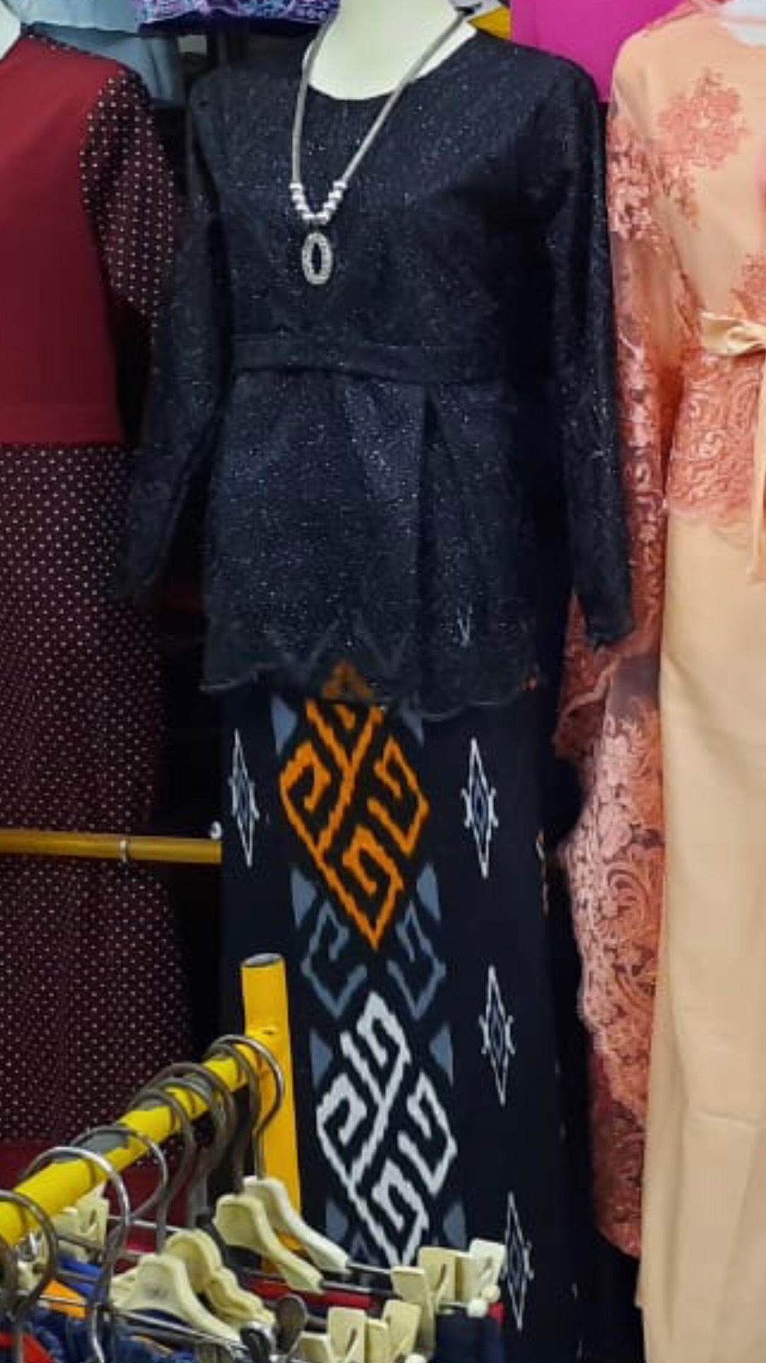 Couple Kebaya Brukat Modern Batik Couple Kebaya Brukat