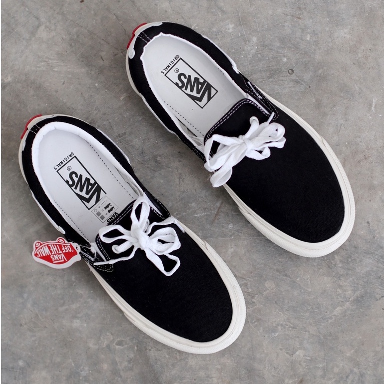 V SLIP ON LACEY FULL SUEDE HITAM PREMIUM