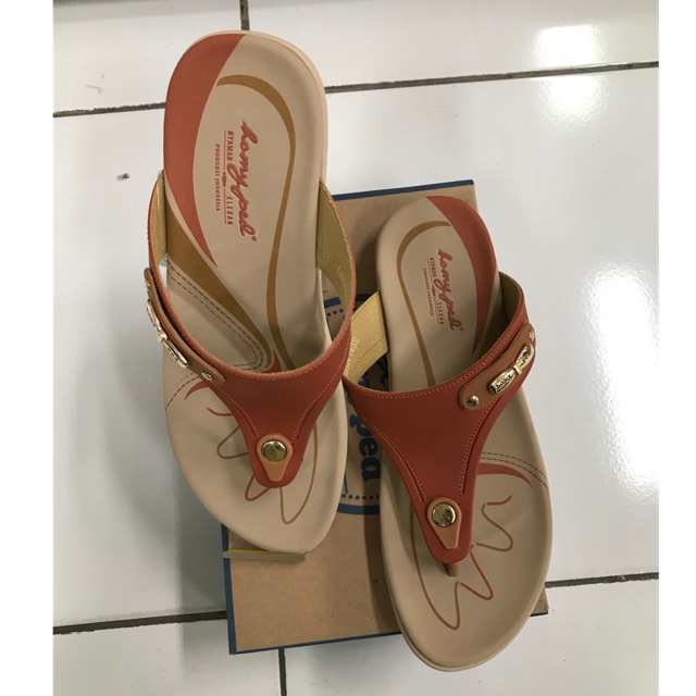 Sendal wanita / Sendal Homyped