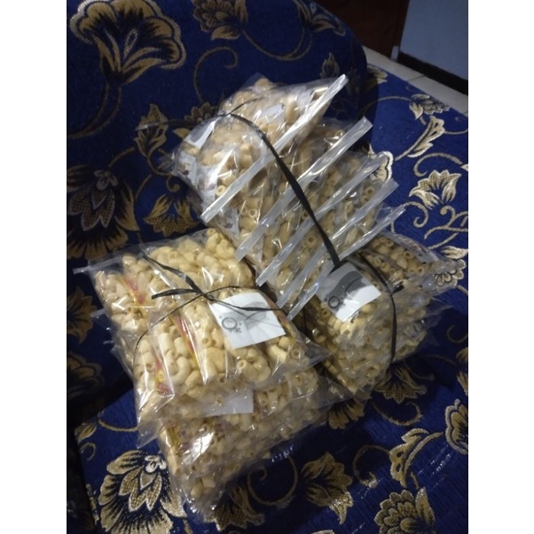 

Makaroni/saussambal/Besar