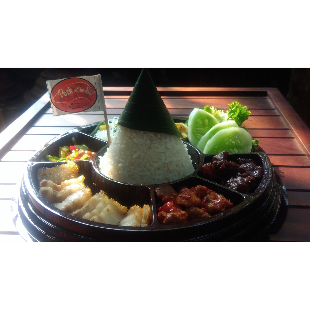 

Tumpeng babi tipe "PERSONAL" (harga per 10pax