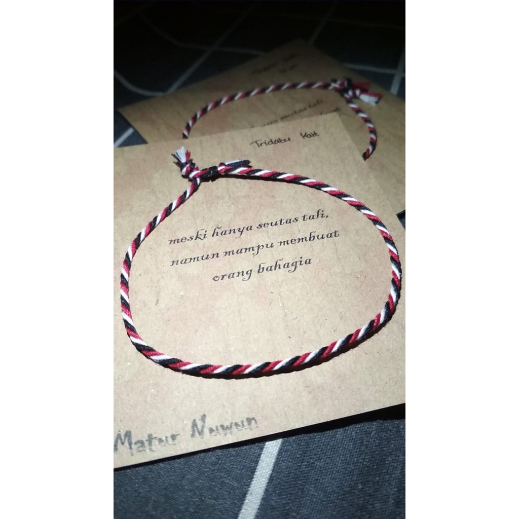 [Beli 5 Gratis 1 RANDOM] Gelang Kait Tridatu Warna Hitam Merah Putih Tali Khas Bali Cowok/Cewek/Coup