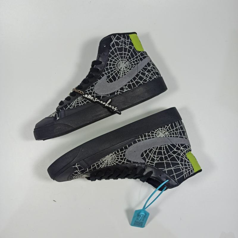 halloween blazer mid