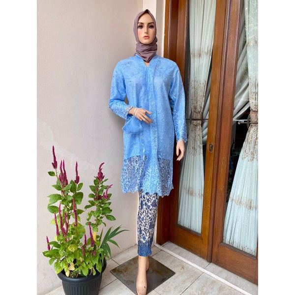 Kebaya Moderen Tulle - Kebaya Tunik Tulle Busui - Kebaya Terbaru - Kebaya Tunik Floy Kutu Baru - Kebaya Seragam - Kebaya Busui-Baby blue