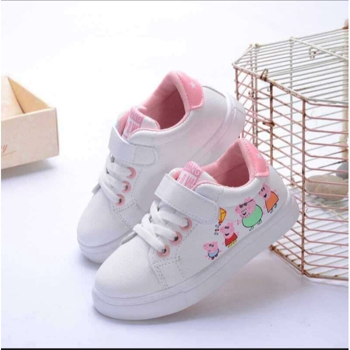 Sepatu Sneakers Anak Perempuan Motif Karakter Grosir 26-30 / Sepatu Grosir Anak