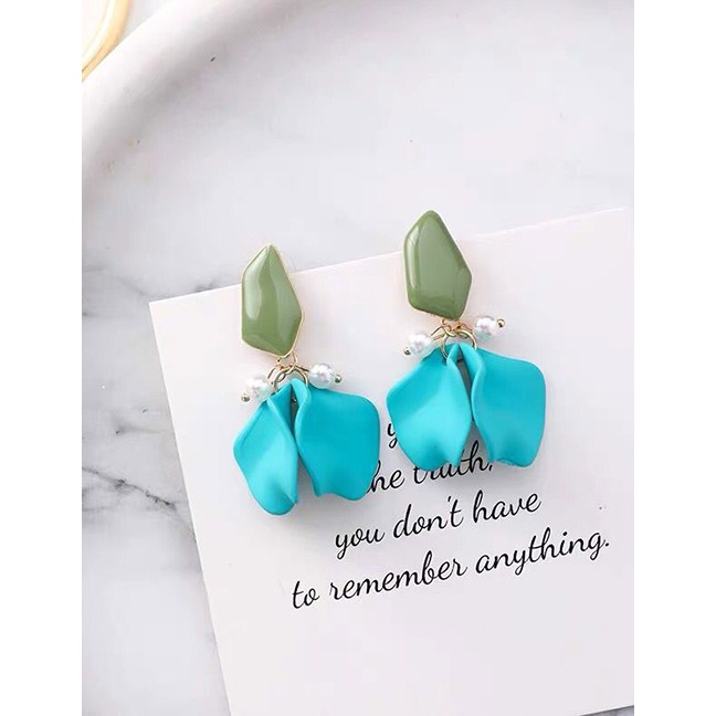 LRC Anting Tusuk Fashion Petal Earrings A5836X